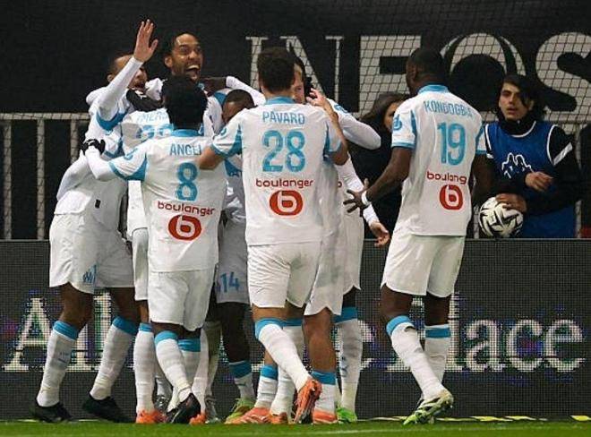 攻守易型啦！法甲一夜变天：巴黎丢掉榜首 126年老店5-1+13轮28分