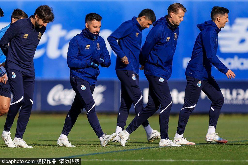 恐怖！法甲极端球迷不满球队连败 爆头自家球员+追打总监